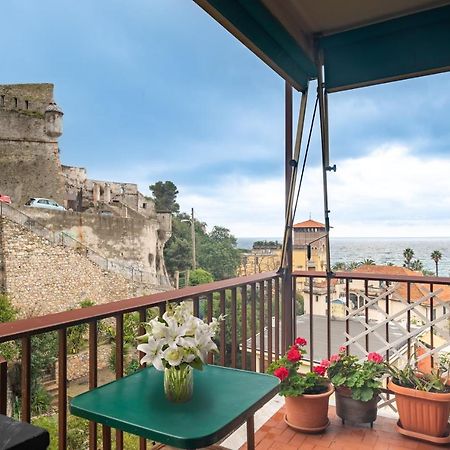 Rivierarent Moma 100 Metri Dal Mare Appartement Finale Ligure Buitenkant foto