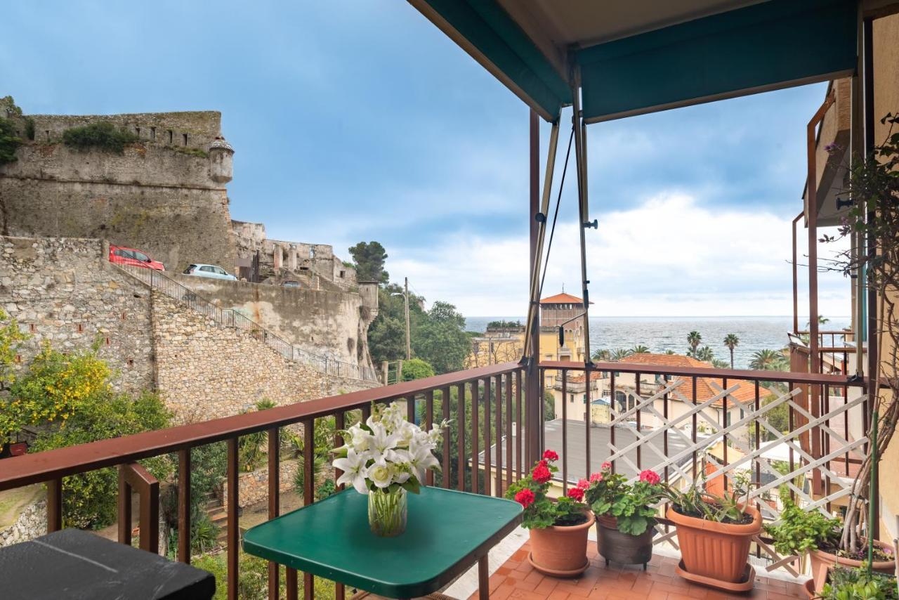 Rivierarent Moma 100 Metri Dal Mare Appartement Finale Ligure Buitenkant foto