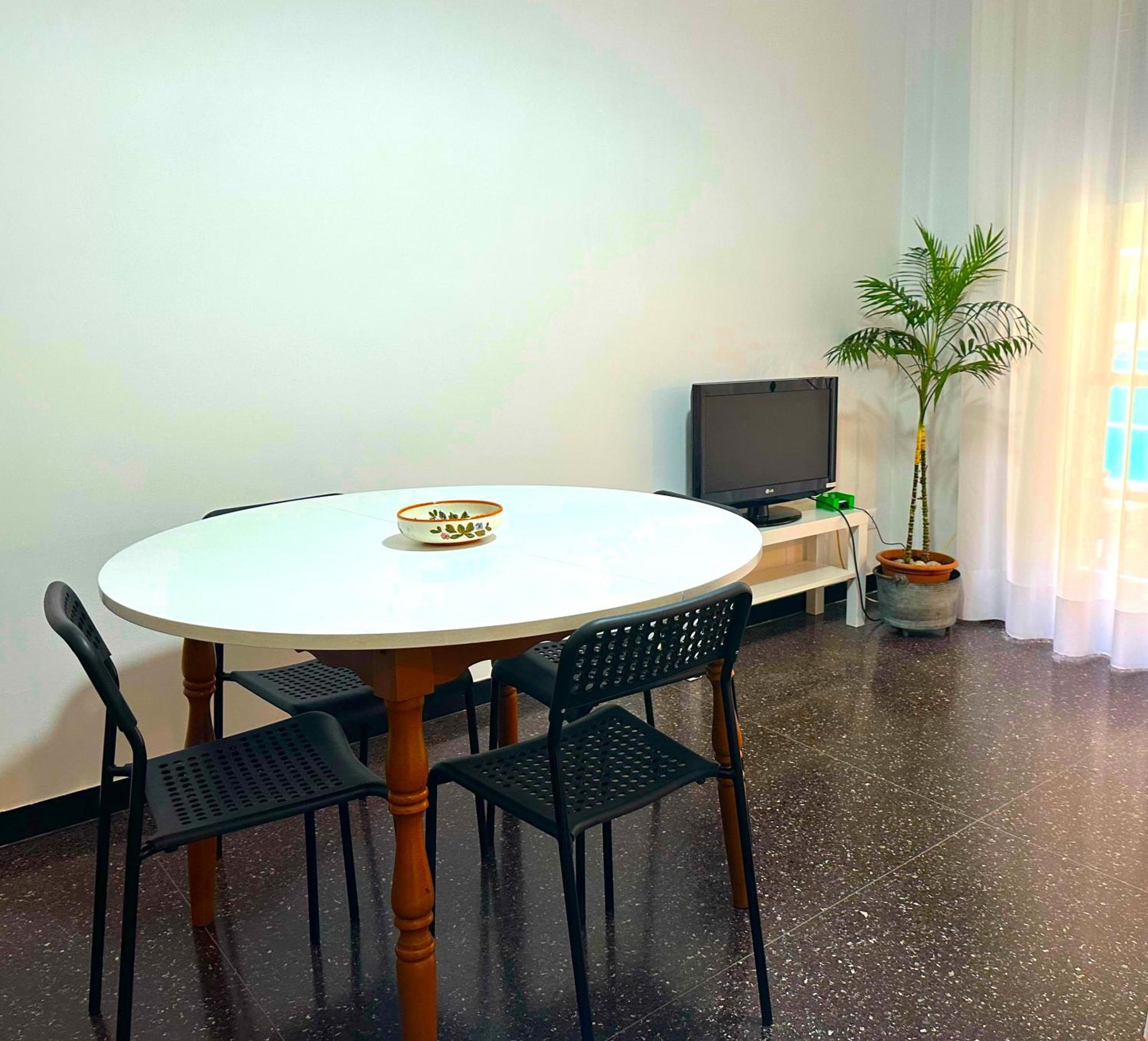 Rivierarent Moma 100 Metri Dal Mare Appartement Finale Ligure Buitenkant foto